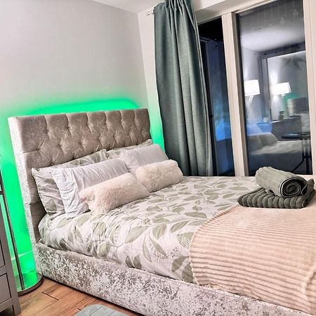 Tropical Room With Private Bathroom And Patio 런던 외부 사진